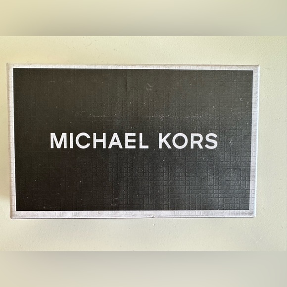 MK AirPod case - Picture 3 of 4